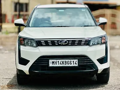 2022 Mahindra XUV300 W6 1.2 Petrol AMT [2021] 1
