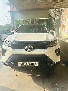 2017 टोयोटा फ़ॉर्च्यूनर 3.0 4x4 ऑटोमैटिक 1 2017 टोयोटा फ़ॉर्च्यूनर 3.0 4x4 ऑटोमैटिक 1