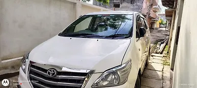 2014 Toyota Innova 2.5 G 7 STR BS-III 1 2014 Toyota Innova 2.5 G 7 STR BS-III 1