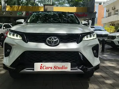 2023 Toyota Fortuner 4X2 2WD Diesel Turbo Automatic Dual Tone 1
