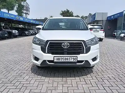 Second Hand टोयोटा इनोवा क्रिस्टा gx 2.4 7 सीटर in कर्नल