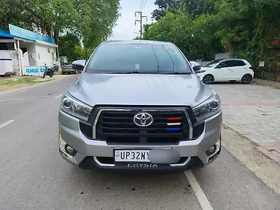 2023 Toyota Innova Crysta VX 2.4 7 STR 1