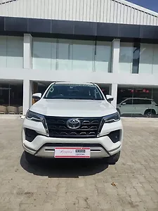 2023 Toyota Fortuner 4x2 2WD Diesel 2.8L Turbo Automatic 1 2023 Toyota Fortuner 4x2 2WD Diesel 2.8L Turbo Automatic 1