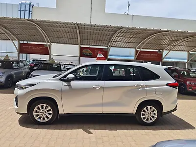 2024 Toyota Innova Hycross VX Hybrid (Electric + Petrol) Automatic (e-CVT) 7 STR