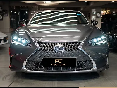 Second Hand Lexus ES 300h Luxury in Delhi