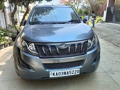 2017 Mahindra XUV500 W6 1