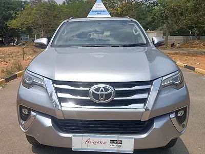 2017 Toyota Fortuner 2.8 4x4 MT [2016-2020] 1