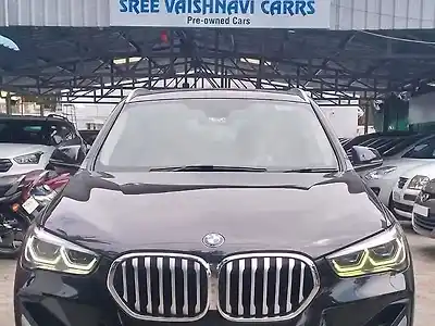 2022 बीएमडब्ल्यू X1 एसड्राइव20डी एक्सलाइन 1