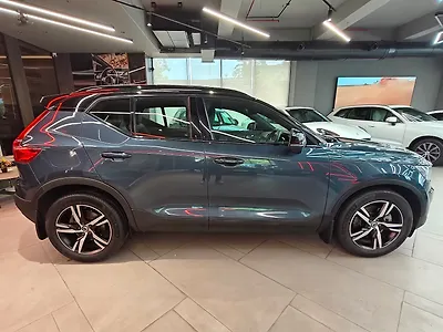 2021 Volvo XC40 T4 R-Design