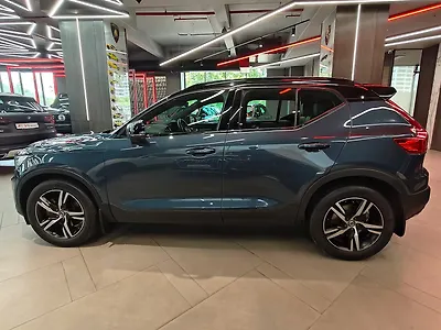 2021 Volvo XC40 T4 R-Design