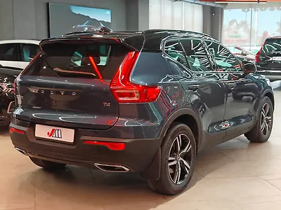 2021 Volvo XC40 T4 R-Design