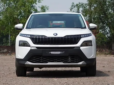 Second Hand Skoda Kylaq Signature Plus Petrol Turbo Manual in Delhi