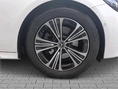 2025 Mercedes-Benz E-Class E200