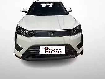 2023 Mahindra XUV300 W4 1.2 Petrol 1