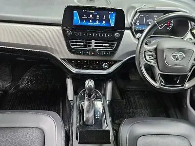 2022 Tata Harrier XZA Plus Dark Edition