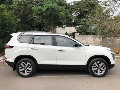 2023 Tata Safari Adventure Plus 7 STR