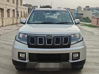 Second Hand Mahindra TUV300 T10 in Kheda