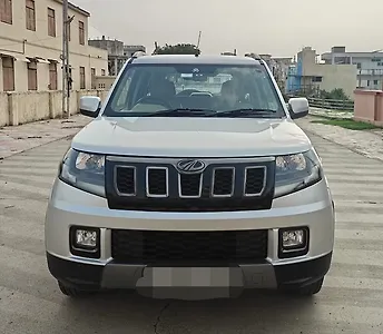 Second Hand Mahindra TUV300 T10 in Kheda Second Hand Mahindra TUV300 T10 in Kheda