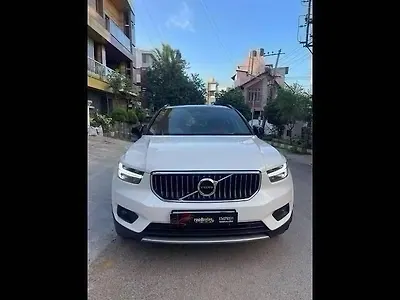 2018 Volvo XC40 D4 R-Design