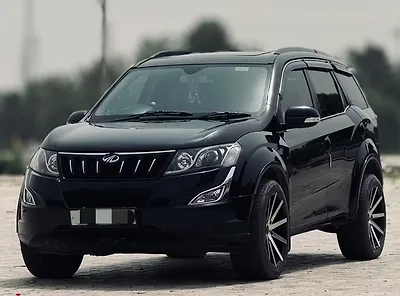 2018 Mahindra XUV500 W10 1 2018 Mahindra XUV500 W10 1