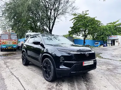 2023 Tata Safari Accomplished Plus 6 STR Dark Edition AT 1