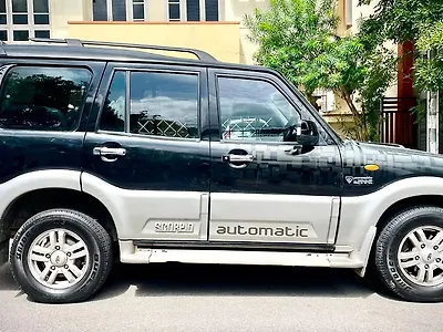 2011 Mahindra Scorpio VLX 4WD AT BS-III