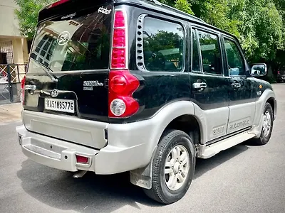 2011 Mahindra Scorpio VLX 4WD AT BS-III
