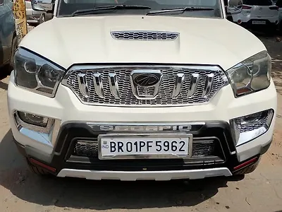 2015 Mahindra Scorpio S8 1
