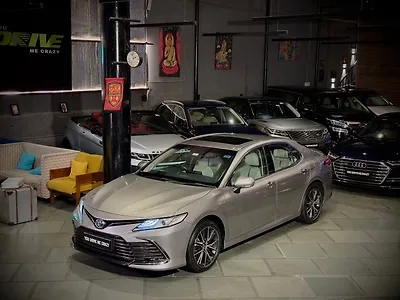 2023 Toyota Camry Hybrid 1