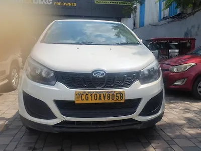 2019 Mahindra Marazzo M2 8 STR 1
