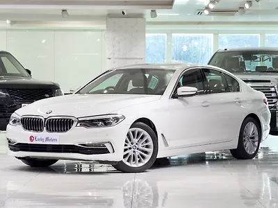 2019 BMW 5-Series 520d Luxury Line 1