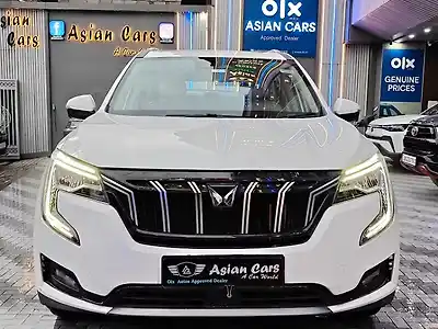 2023 महिंद्रा XUV700 AX7 Luxury Pack AWD Diesel 2.2L Turbo Automatic 7 STR 1