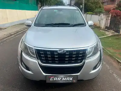 2017 Mahindra XUV500 W10 AWD 1