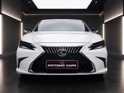 2025 Lexus Old Generation ES 2018 300h Luxury