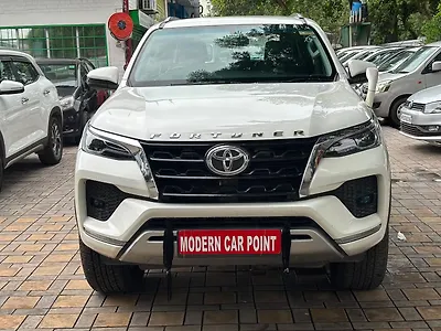 2023 Toyota Fortuner 3.0 4x4 AT 1