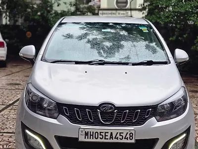 2019 Mahindra Marazzo M8 7 STR 1