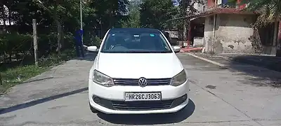 2014 Volkswagen Vento Highline Petrol 1