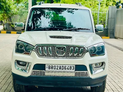 2016 Mahindra Scorpio S10 1