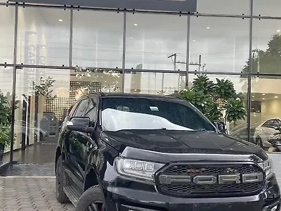 2017 Ford Endeavour Titanium 3.2 4x4 AT 1
