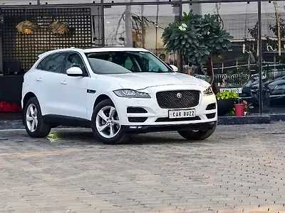 2017 Jaguar F-Pace Prestige 1