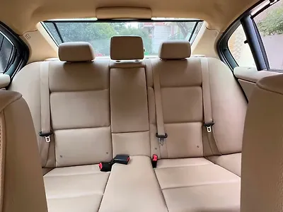 2012 BMW 3 Series 320d Luxury Line
