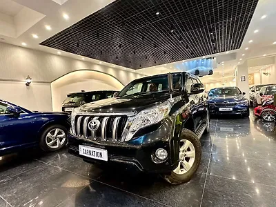 Second Hand Toyota Land Cruiser ZX Petrol in Delhi