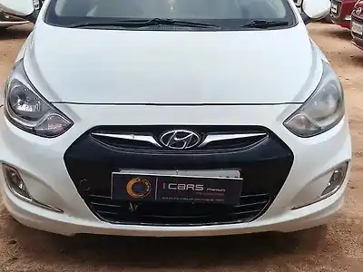 2012 हुंडई वरना फ़्लूइडीक 1.6 crdi sx 1