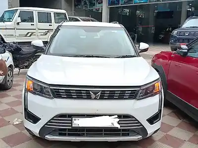 2023 महिंद्रा XUV300 W8 1.2 पेट्रोल [2019] 1