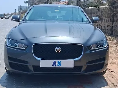 2016 Jaguar XE Prestige 1