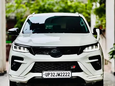 2018 Toyota Fortuner 2.8 4x2 AT [2016-2020] 1