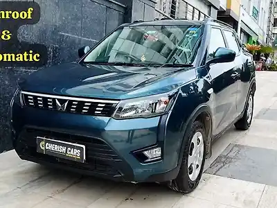 Second Hand महिंद्रा XUV300 W6 1.2 पेट्रोल एएमटी [2021] in दिल्ली