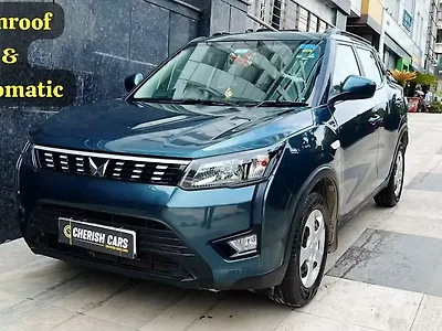 Second Hand Mahindra XUV300 W6 1.2 Petrol AMT [2021] in Delhi