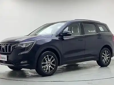 Second Hand महिंद्रा XUV700 AX7 Luxury Pack 2WD Petrol 2.0L Turbo Automatic 7 STR in गाज़ियाबाद