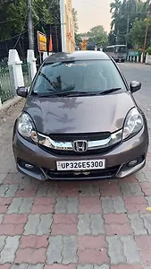 Second Hand Honda Mobilio V Diesel in Lucknow Second Hand Honda Mobilio V Diesel in Lucknow